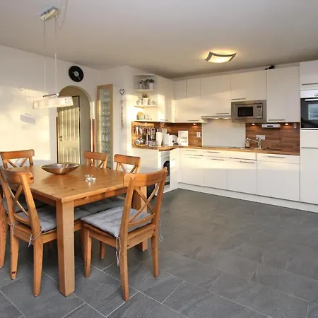 Badestra_e 80_ Whg_ 8_ Goting Hus Apartment *